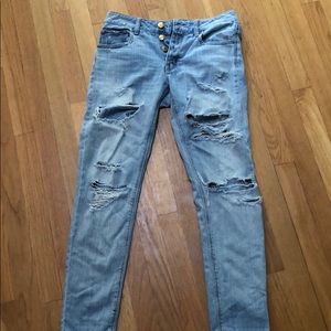 American eagle destroyed boyfriend jeans